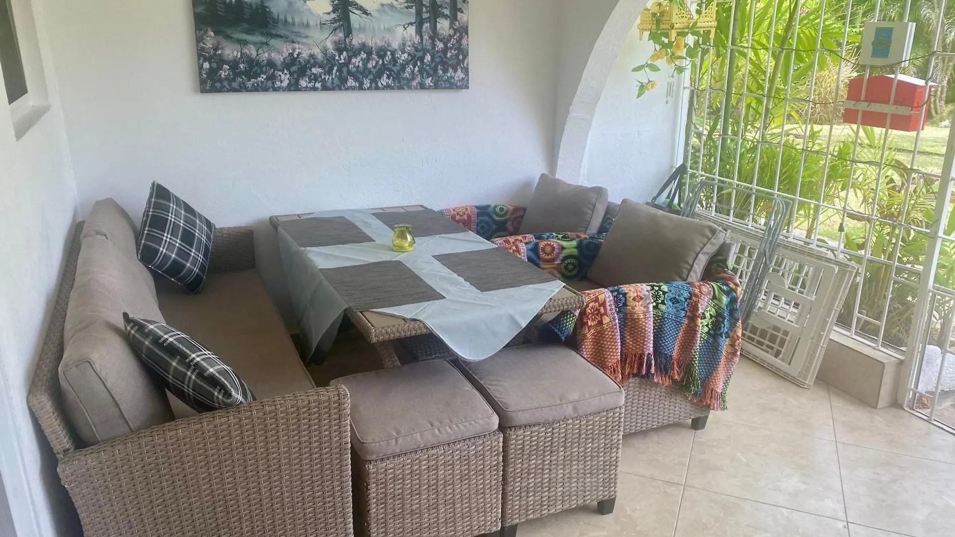 West Coast 1 Bedroom Apartment 66 - Close To Beach 세인트 제임스 0*,  바베이도스