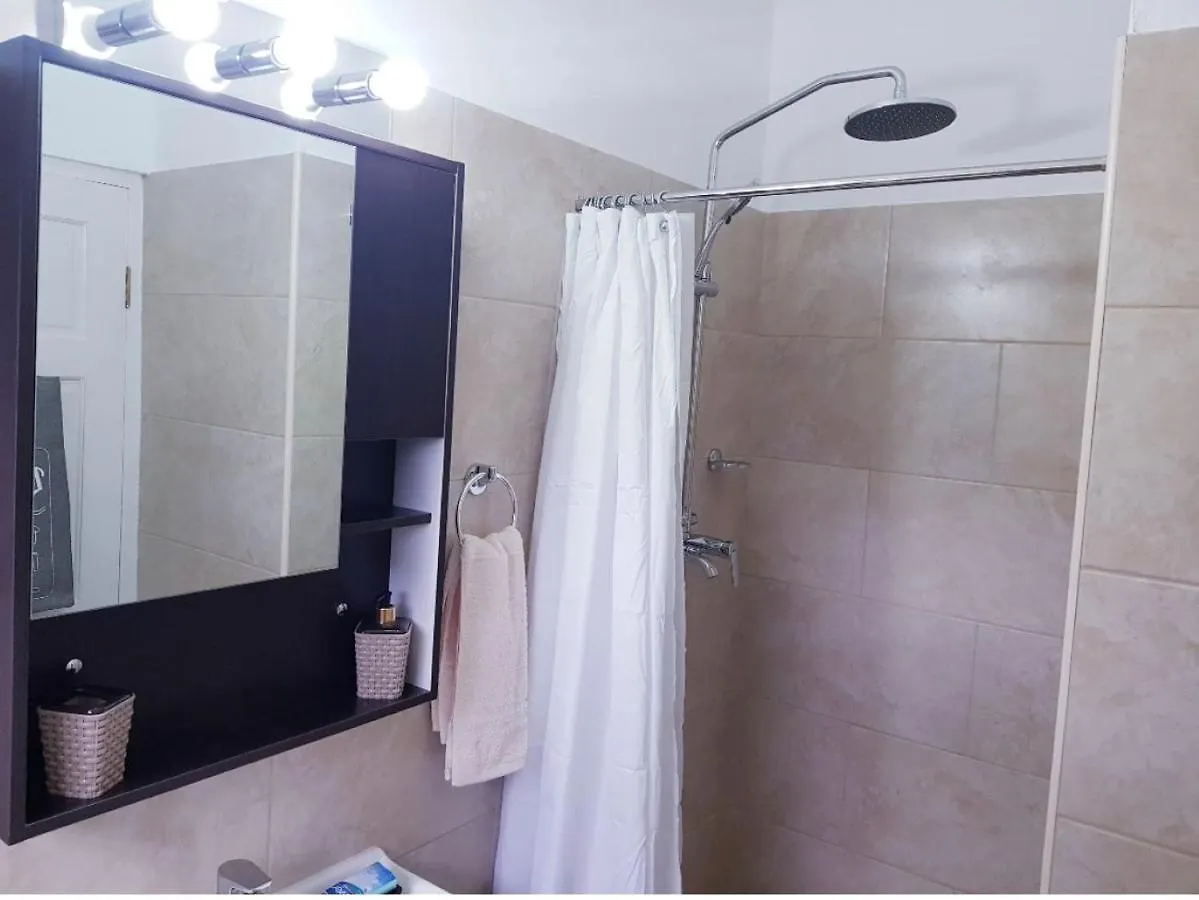 West Coast 1 Bedroom Apartment 66 - Close To Beach 세인트 제임스 바베이도스