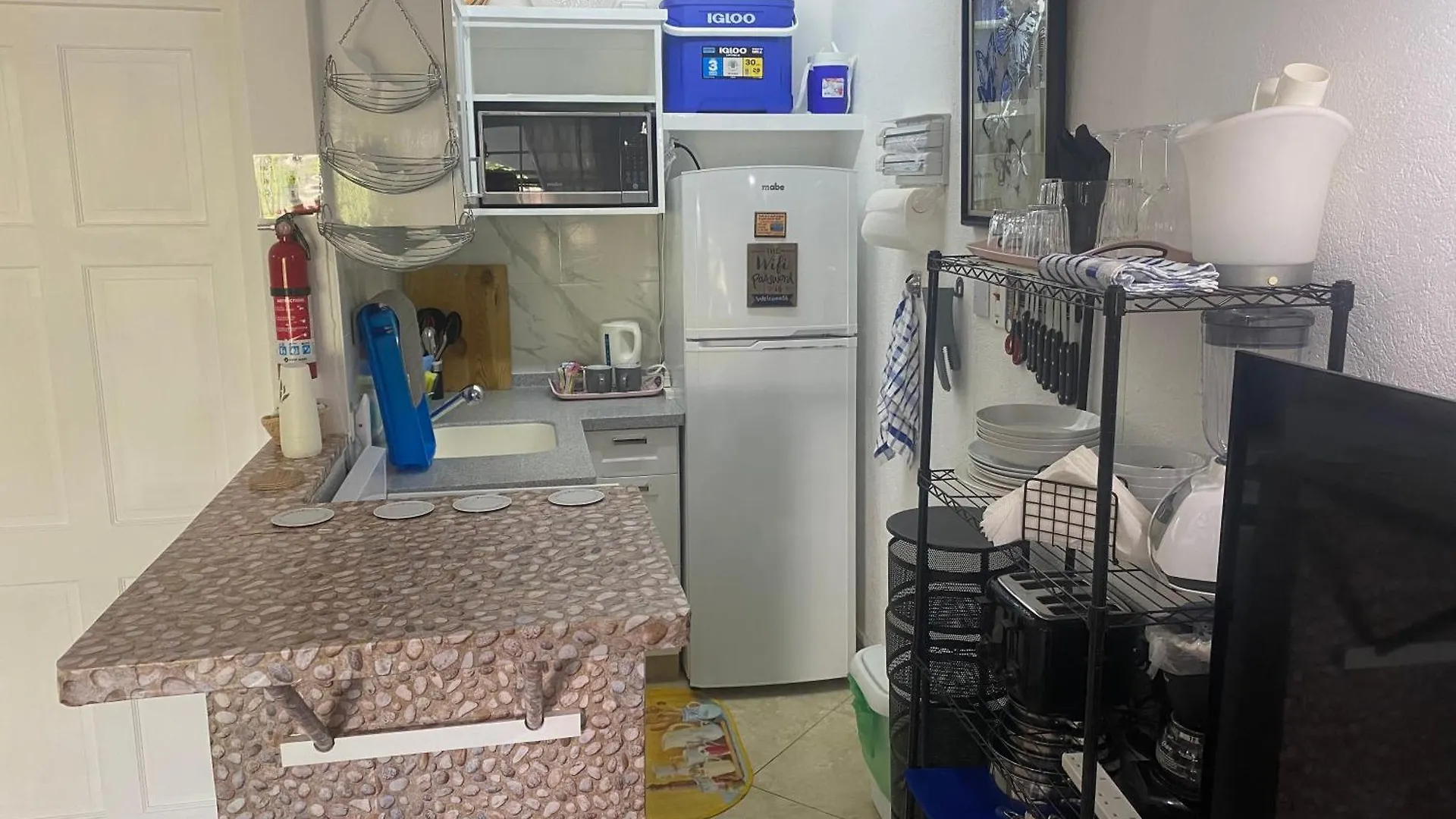 West Coast 1 Bedroom Apartment 66 - Close To Beach 세인트 제임스